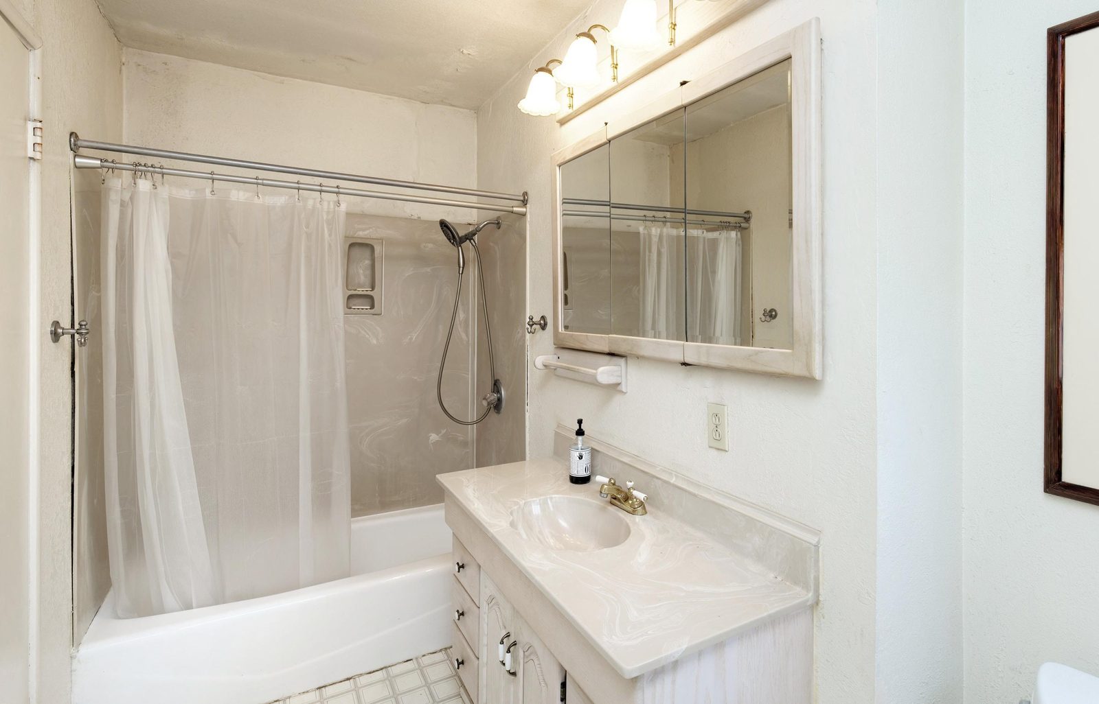 The original bathroom